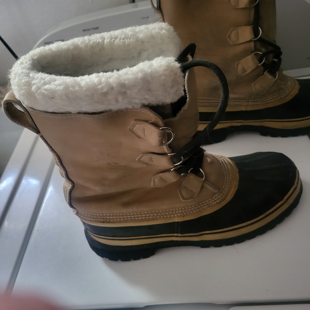 Sorel caribou. Great condition. Inserts are in great condition.